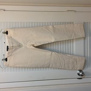 Banana Republic Sloan stretch capris in cream, sz 6